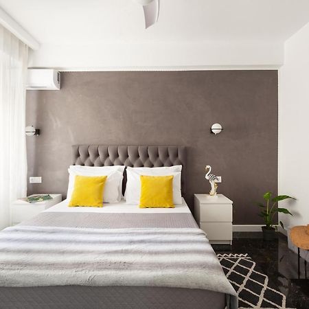 Seaside Apartment By Flisvos Marina Athens Ngoại thất bức ảnh