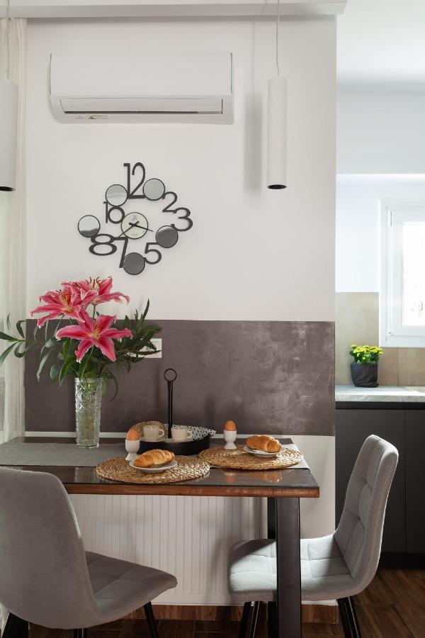 Seaside Apartment By Flisvos Marina Athens Ngoại thất bức ảnh