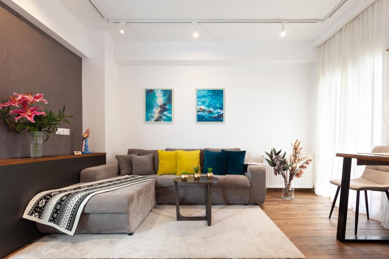Seaside Apartment By Flisvos Marina Athens Ngoại thất bức ảnh